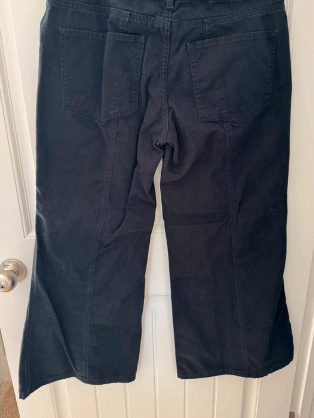 Wide Leg Women's Jeans in Black - Picture 2 of 4